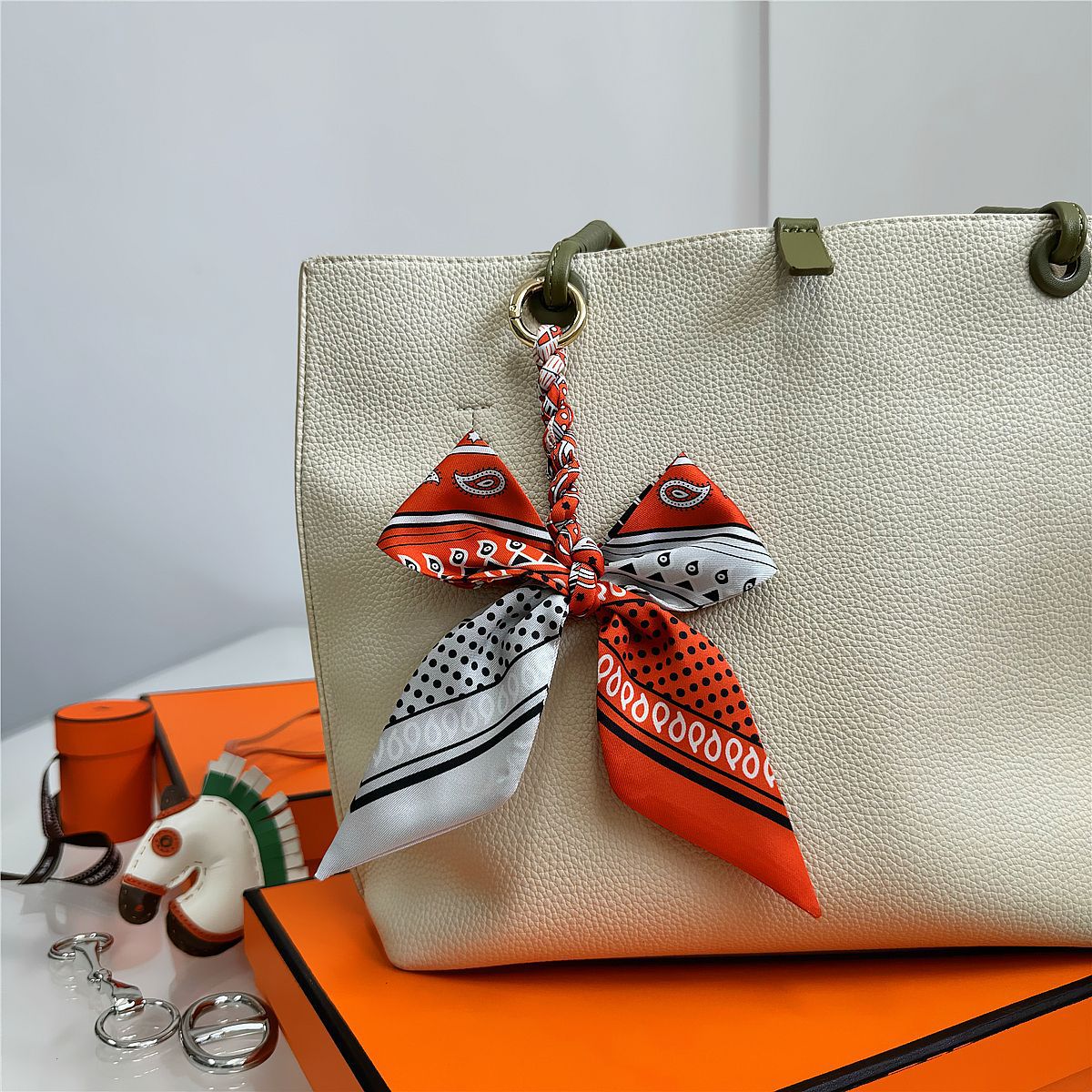 Élégant porte-clés nœud en soi - Women'S Ysl Fashion avis et prix